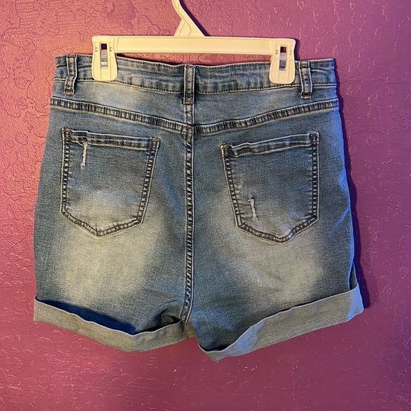 light blue high waisted shorts - Picture 2 of 4